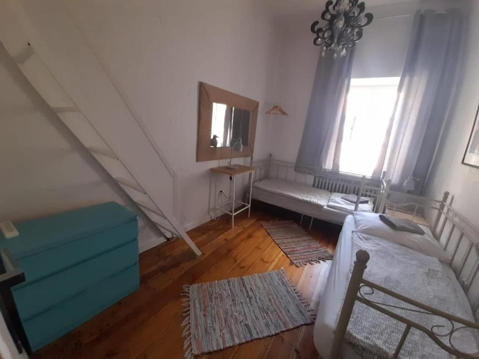 Rodzinna Przestrzen Dla 8 Osob 2 Pokoje Z Lazienka I Mini Aneksem Varşovia Exterior foto